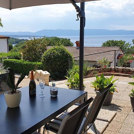 Divine View Apartma Njivice Exteriör bild